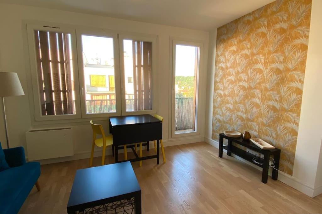 Beau Studio Cosy Et Calme - Face A La Gare De Rosny-Sous-Bois - 20Mn De Paris Et Disneyland Eksteriør bilde
