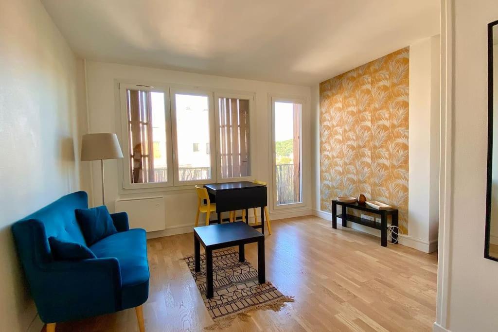 Beau Studio Cosy Et Calme - Face A La Gare De Rosny-Sous-Bois - 20Mn De Paris Et Disneyland Eksteriør bilde