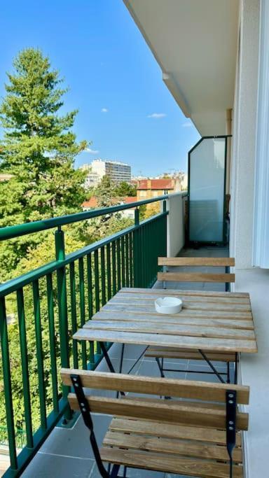 Beau Studio Cosy Et Calme - Face A La Gare De Rosny-Sous-Bois - 20Mn De Paris Et Disneyland Eksteriør bilde